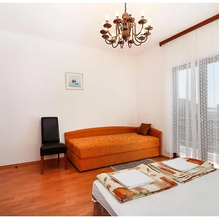 Zdravko B1 Fuer 5 Personen By Interhome Appartement Primošten