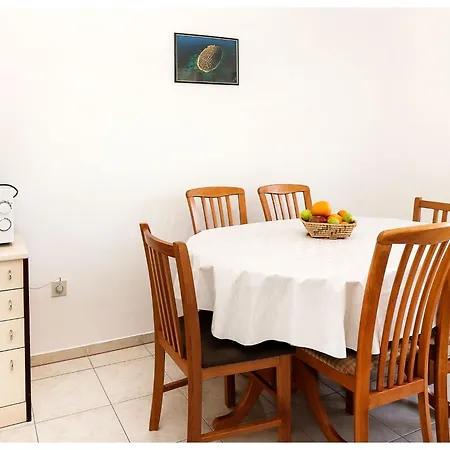 Apartment Zdravko B1 Fuer 5 Personen By Interhome
